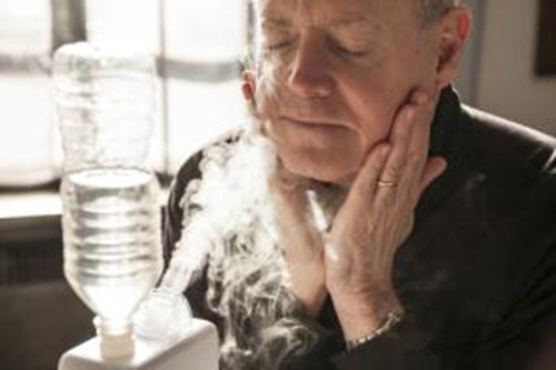 Máy tạo độ ẩm. Da khô và ngứa trong mùa đông là vấn đề phổ biến, nhất là ở những đất nước vùng khí hậu hanh khô. Nếu bạn dùng máy tạo độ ẩm mà không thay nước hàng ngày thì vi khuẩn sẽ tập trung nhiều gấp đôi bình thường.