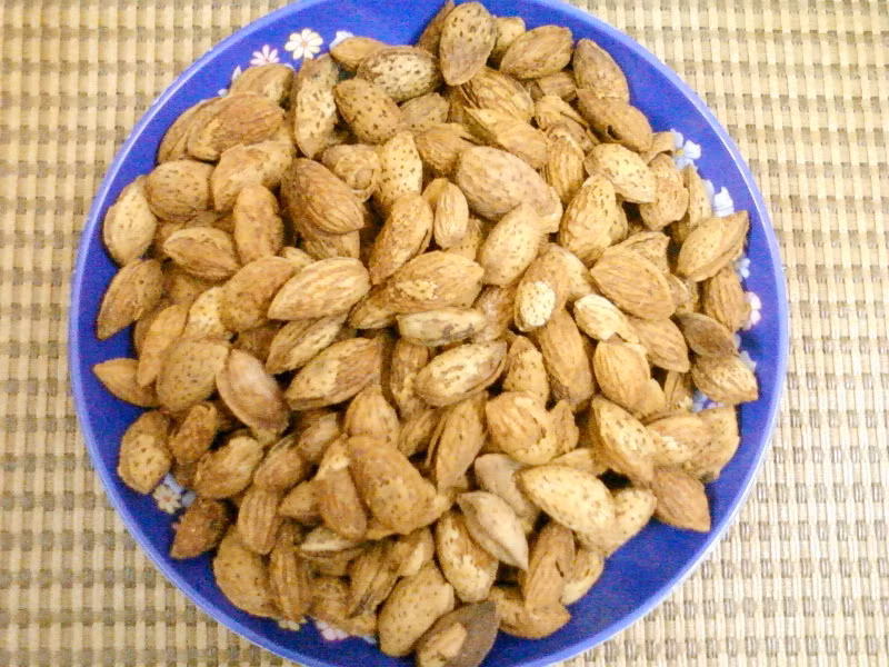 Hạt hạnh nhân. Thay vì lúa mì sao không thay thế bằng hạt hạnh nhân. Ngũ cốc nguyên hạt này nhiều chất sắt và xơ, rất hữu ích sau khi tập thể thao. Hương vị ngọt mát của nó là sự thay thế hoàn hảo cho gạo.