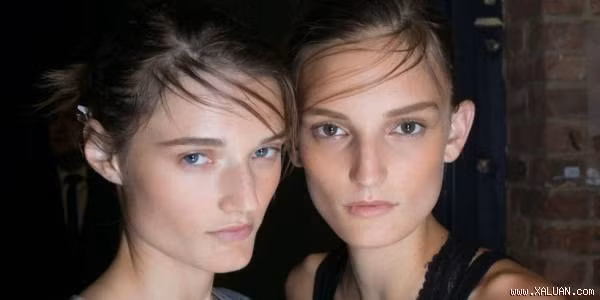 Họ chuộng những đôi mắt tự nhiên hơn là chuốt mi dày cộm. Có những thủ thuật đơn giản để bạn trông vẫn ổn mà không cần đến sản phẩm làm đẹp này.