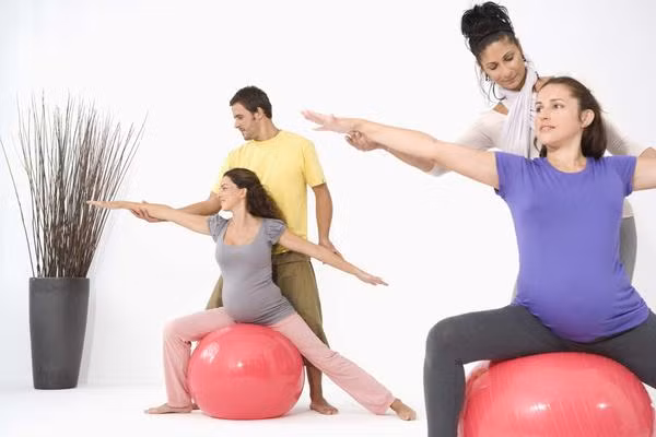 Một nghiên cứu cho thấy việc mẹ bầu tập thể dục vừa phải còn giúp tăng cường hoạt động não bộ của bé. 