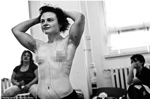 Có một tình bạn xuyên suốt những phụ nữ ở đây. Họ tôn trọng lẫn nhau và sẽ dừng lại nếu ai đó bị thương nặng.