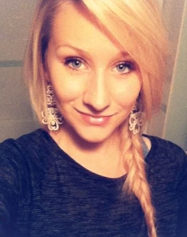 Tuy nhiên, Hannah vẫn bị ám ảnh bởi quá khứ ăn nhiều của mình. “Nếu ai đó nói đầu tóc hay quần áo của con bé xấu thì ngay lập tức nó sẽ phát điên và thay đổi”. Cha cô bé nói. “Con gái tôi luôn nghĩ rằng nó không hề xinh đẹp, nó xấu xí”.