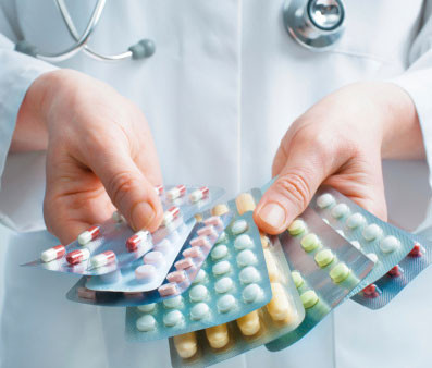 Thuốc thông mũi. Loại thuốc này sẽ làm cho bạn dễ bị cảm lạnh. Vì thế khi ngạt mũi, bạn nên thay thế nó bằng cách rửa nước muối để chất nhầy trong đó trôi ra ngoài.