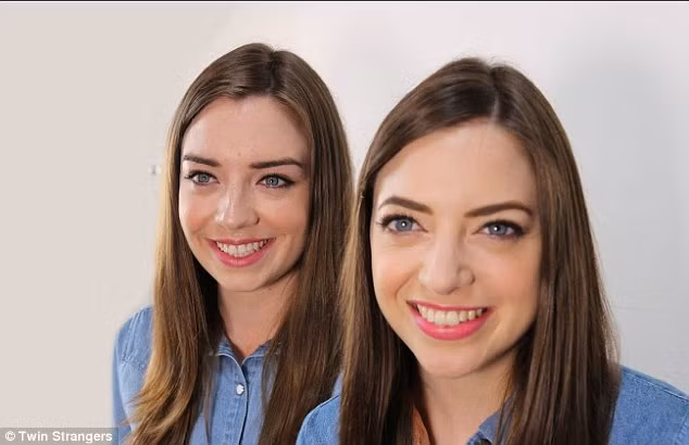 Sau đó, Niamh lại nhận được một tin nhắn hài hước trên Facebook rằng “Tôi nghĩ tôi giống bạn”. Vậy là Niamh lại bay tới Sligo, miền Bắc Ireland để gặp người giống mình.