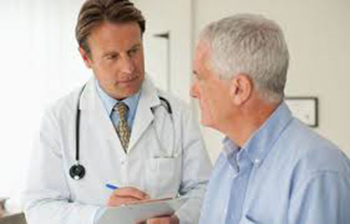 Tâm lý và tình cảm. Người hóa trị có thể cảm thấy sợ hãi, căng thẳng, lo lắng dẫn đến trầm cảm. Lúc này, có thể chuyển sang liệu pháp chữa trị như massage và thiền để thư giãn và nhẹ nhõm hơn. Nếu không thể đối phó với tâm lý bệnh tật, hãy nói với bác sỹ của bạn.