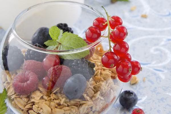 Lúa mỳ. Việc thay đổi cháo yến mạch sang lúa mỳ cũng là lựa chọn tuyệt vời cho một bữa sáng ngũ cốc. Nhưng nếu bạn không muốn bổ sung canxi thì không nên dùng quá nhiều lúa mỳ cho bữa sáng.