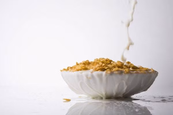 Từ xưa đến giờ, các bác sỹ luôn tranh luận về mức độ đường cho phép có trong ngũ cốc. Nhưng một số khác lại khuyên ăn ngũ cốc cho bữa sáng, vậy chúng ta phải làm thế nào. Hãy lựa chọn những loại bữa sáng ngũ cốc cực kỳ bổ dưỡng sau.