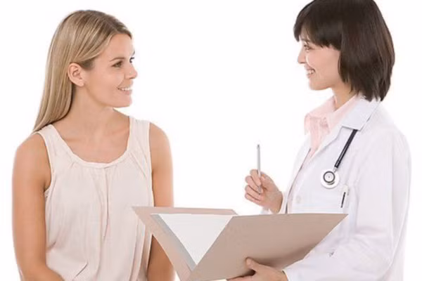 Chú ý là những phụ nữ có tiền sử hội chứng sốc nhiễm độc do dùng băng vệ sinh vẫn có thể bị lại. Do vậy, nên dùng băng vệ sinh thông thường và trao đổi với bác sỹ dùng loại nào là phù hợp.