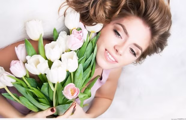 Kinh nguyệt đều đặn. Kinh nguyệt đều đặn là dấu hiệu hệ thống sinh sản của bạn đang rất khỏe mạnh. Nếu kinh nguyệt không đều có dấu hiệu của suy dinh dưỡng, quá gắng sức, thậm chí là đa nang buồng trứng.