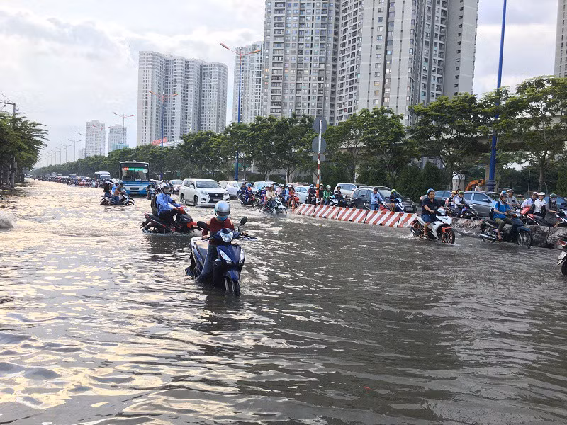 Diem den ngap lut nhat o TP HCM khien dan lo so-Hinh-8