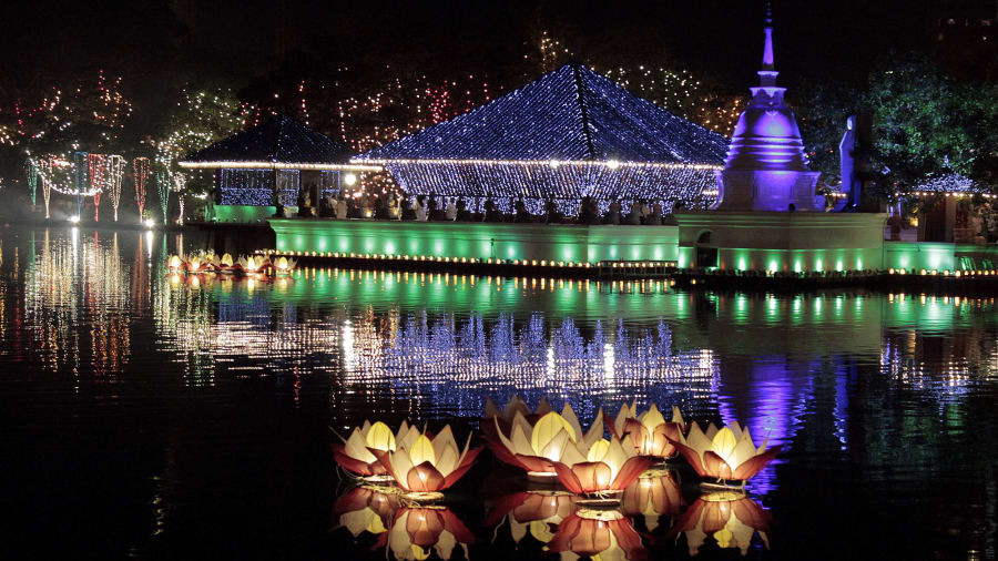 Ngày 15/12/1999, theo đề nghị của 34 quốc gia có Phật giáo, để tôn vinh giá trị đạo đức, văn hóa, tư tưởng hòa bình, đoàn kết hữu nghị của Đức Phật, Đại hội đồng Liên Hiệp quốc tại phiên họp thứ 54, mục 174 của chương trình nghị sự công nhận Đại lễ Vesak là một lễ hội văn hóa, tôn giáo quốc tế của Liên Hiệp quốc. Kể từ đó cho đến nay, Đại lễ Vesak được các nước tổ chức long trọng và trang nghiêm với nhiều hoạt động phong phú.