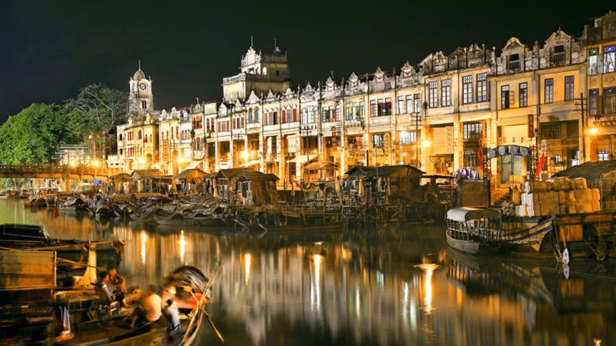 Ông Li Garden Weili Xie đã xây dựng một ngôi nhà mang hình dạng như một chiếc lồng chim để mua vui cho người vợ thứ 2 rất được ông yêu chiều.