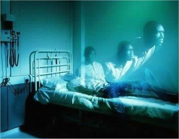 Cụ thể, vào những năm 1800, nhà vật lý học Aldini thực hiện một số thí nghiệm nhằm hồi sinh người chết và động vật chết. Phương pháp mà Aldini sử dụng là thực hiện các cú sốc điện lên người chết hay xác động vật nhằm hồi sinh sự sống của các cá thể này.