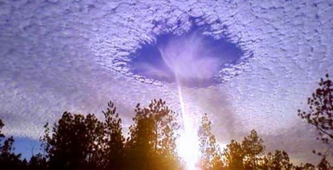 Một trường hợp nổi tiếng được cho là có liên quan đến lỗ hổng thời gian bí ẩn xảy ra vào ngày 21/8/1915.