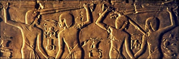 Đối tượng tham gia trò chơi là những ngư dân Ai Cập thời cổ đại. Bên cạnh mục đích tổ chức cuộc chơi nguy hiểm trên để giải trí, cuộc so tài của các ngư dân còn được cho là để giải quyết mâu thuẫn, tranh chấp địa bàn đánh bắt cá.