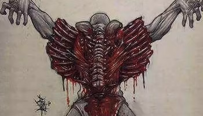 Sau khi lưng bị mổ ra, người hành hình sẽ làm gãy xương sườn rồi kéo nó sang hai bên trông giống như đôi cánh của đại bàng ở sau lưng.