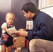 Vào thời điểm xảy ra một nạn đói khiến nhiều người chết, ông cố của Lý Tiểu Long đã gây thù oán với một người ăn xin khiến 4 người trong nhà người này chết.