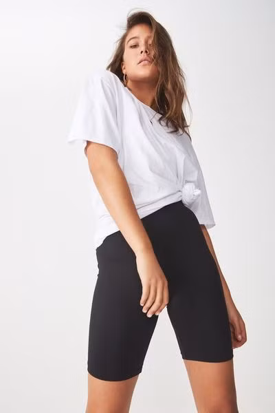 5 kiểu trang phục, phụ kiện chắc chắn sẽ biến mất nhường chỗ cho các item khác lên ngôi - Hình 9 5 kieu trang phuc, phu kien chac chan se bien mat nhuong cho cho cac item khac len ngoi-Hinh-9