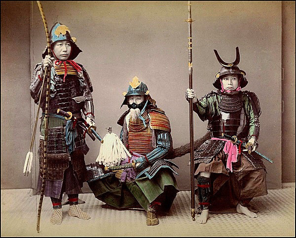 Do vậy, mặt nạ của samurai thường mang gương mặt ma quỷ với râu ria làm từ lông bờm ngựa. Mời quý độc giả xem video: Cuộc chiến kỳ lạ của một samurai cuối cùng (nguồn: VTC14).