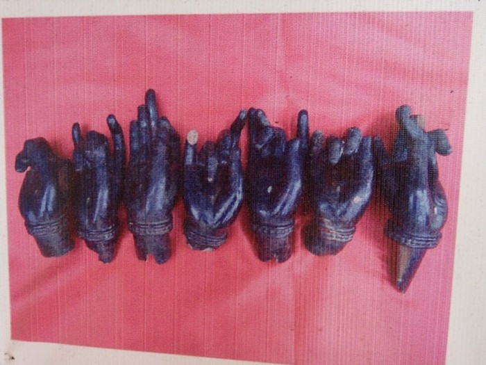 Ngay sau khi phát giác vụ việc, công an vào cuộc điều tra, truy lùng những kẻ trộm nhằm sớm tìm ra pho tượng Quan Âm Thiên Thủ Thiên Nhãn. Phải tới sáng ngày 8/10/2016, 2 vợ chồng nông dân tìm thấy tượng Quan Âm Thiên Thủ Thiên Nhãn ở dưới ruộng ven đường 378 thuộc xã Tân Tiến, huyện Văn Giang. Tuy nhiên, pho tượng không còn nguyên vẹn do bị kẻ trộm tháo rời.