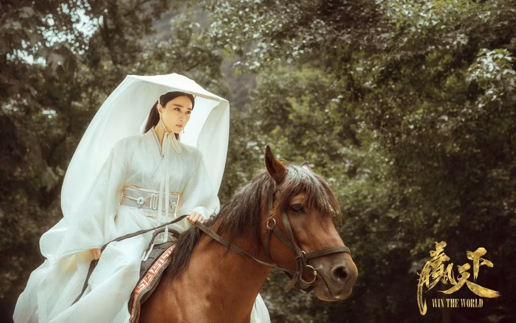 Tương truyền, bạo chúa Tần Thủy Hoàng ban tặng cho Ba Thanh hai chữ “bàng tọa” tức có thể được ngồi hoặc đứng ngang hàng với ông.