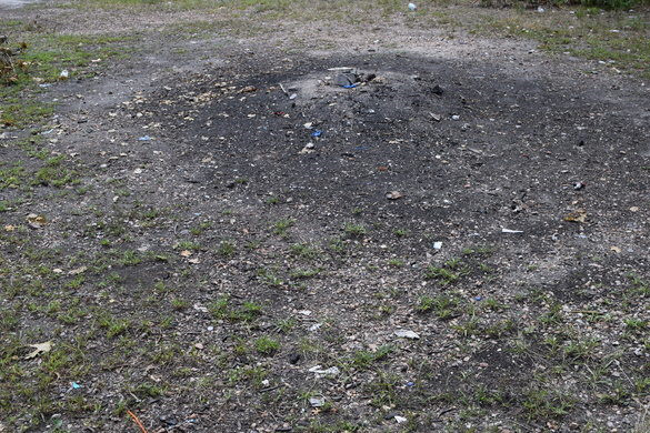 Nổi tiếng nhất là việc một nhóm du khách nam quyết định ngủ ở vòng tròn của quỷ. Khi thức dậy, mọi người vô cùng bất ngờ vì thấy bản thân đang ở một khu vực khác trong khu rừng. Chỗ họ đang ở cách chỗ cũ vài km.