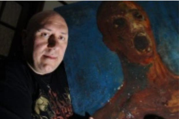 Khi còn sống, bà của Robinson luôn cảm thấy sợ hãi bức tranh vì gây ra những điều kỳ lạ nên quyết định cất nó dưới tầng hầm trong suốt nhiều năm.