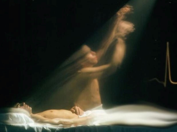 Kỳ lạ hơn, các trường hợp còn lại sau khi qua đời cũng mất đi khối lượng tương tự: 21g.