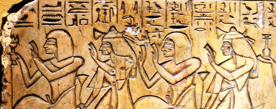 Mảnh giấy cói cổ xưa trên là một phần của tài liệu có tên gọi "Papyrus Salt 124" hiện được lưu giữ tại Bảo tàng Anh. Tài liệu này do Amennakht - thợ thủ công nổi tiếng cùng thời với Paneb soạn thảo.