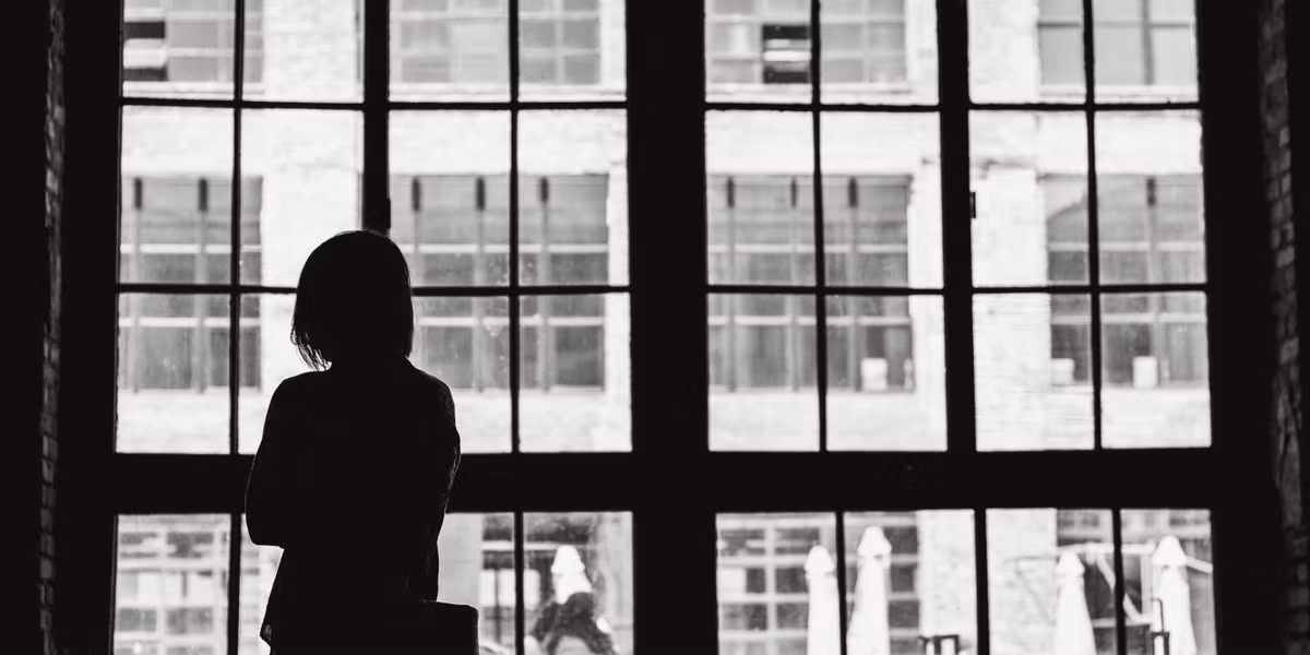 Kế đến, hung thủ bắt các nhân viên ở đây làm con tin trong suốt 6 ngày. Ban đầu, kẻ bắt cóc Jan "Janne" Olsson dọa giết các nạn nhân. Sau 6 ngày, không có nạn nhân nào bị giết.