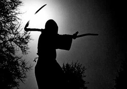 Cụ thể, khi một người cận kề cái chết do tuổi già hay bệnh tật, người đó sẽ chọn cho mình một cái cây trong rừng.