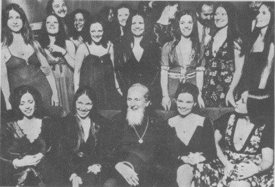 Giữa những năm 1980, giáo phái trên đổi tên thành “The Family” sau khi bị giới chức trách để ý vì những lùm xùm liên quan.