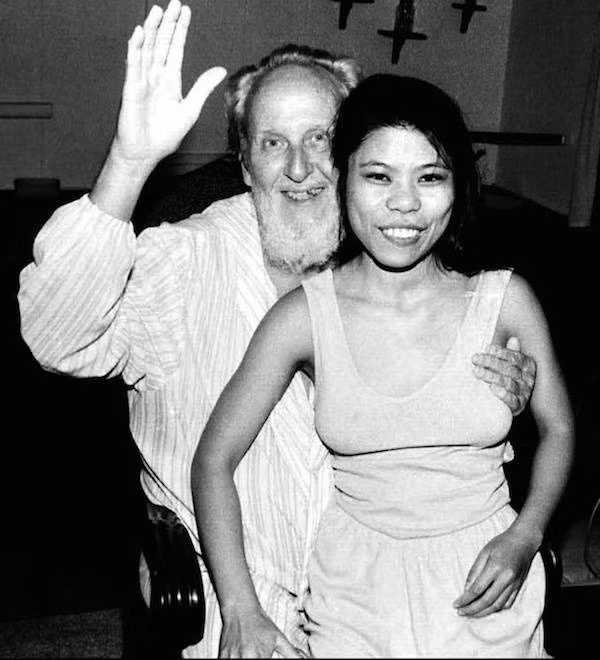 Năm 1968, David Brandt Berg (trong ảnh) sáng lập giáo phái bệnh hoạn "Children of God" (Những đứa trẻ của Chúa) ở California, Mỹ.