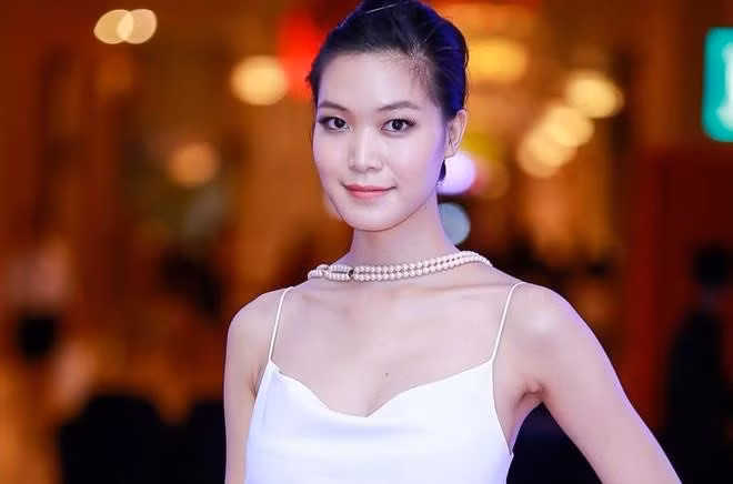 Hoa hau Thuy Dung noi ve ban trai moi: 'Anh ay rat dien trai'