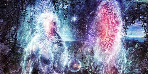 Không lâu sau khi mẹ qua đời, người con gái sinh một bé trai và nhận thấy nhiều điều kỳ lạ.