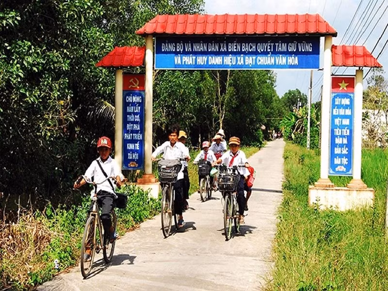 Khoe nhau co nu tiep vien, 5 can bo o Ca Mau bi xu ly