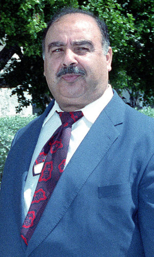 Giữa năm 1990, Bộ Tư pháp Mỹ buộc tội Sarkis vận chuyển vũ khí trái phép đến Iraq. Khi ấy, Tòa án liên bang tuyên phạt Sarkis 6 năm rưỡi tù giam và nộp phạt 20.000 USD. Tuy nhiên, ông trùm này chỉ ngồi tù 2 năm vì đã cung cấp thông tin, giúp chính quyền Mỹ triệt phá một vụ làm giả hóa đơn trị giá 100 tỉ USD có nguồn gốc từ Liban. Video: Peru phá hủy 58 đường băng của băng đảng buôn lậu ma túy (nguồn: VTC14)