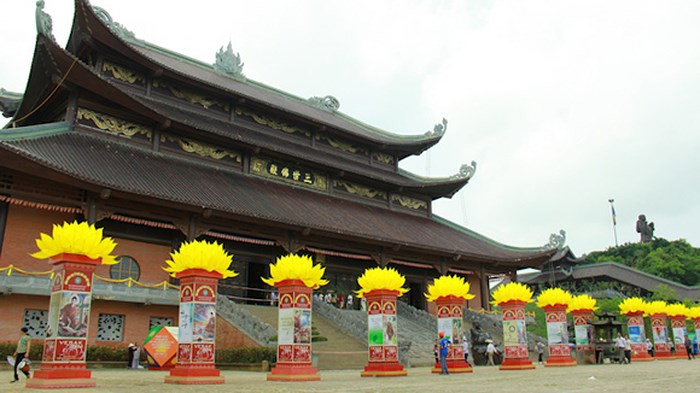 Sau thành công của việc tổ chức Đại lễ Vesak lần thứ nhất để lại ấn tượng sâu sắc trong lòng bạn bè thế giới về đất nước, con người và đời sống tôn giáo ở Việt Nam, nước ta tiếp tục đứng ra đăng cai tổ chức Đại lễ Phật đản Liên Hợp Quốc (Vesak 2014).