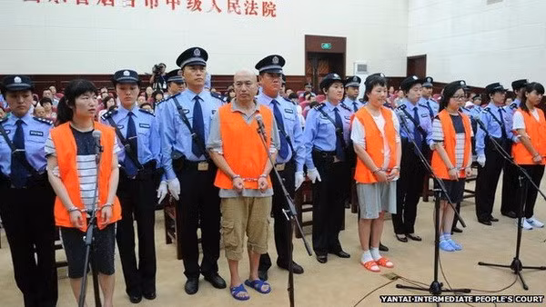 Việc người phụ nữ Wu Shuoyan, 37 tuổi, bị 5 thành viên của giáo phái mang tên Hội thánh Thiên chúa Toàn năng tấn công và giết chết hồi tháng 5/2014 gây rúng động dư luận.