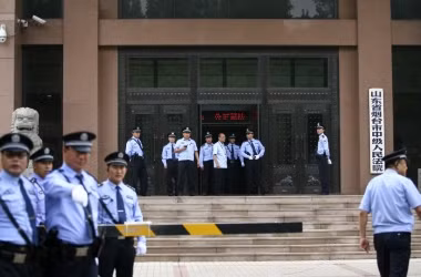 Trước sự việc nghiêm trọng này, nhiều người không biết Hội Thiên chúa Toàn năng là gì. Theo Chinadaily, giáo phái nguy hiểm trên được thành lập vào những năm 1990 ở tỉnh Hà Nam, Trung Quốc.