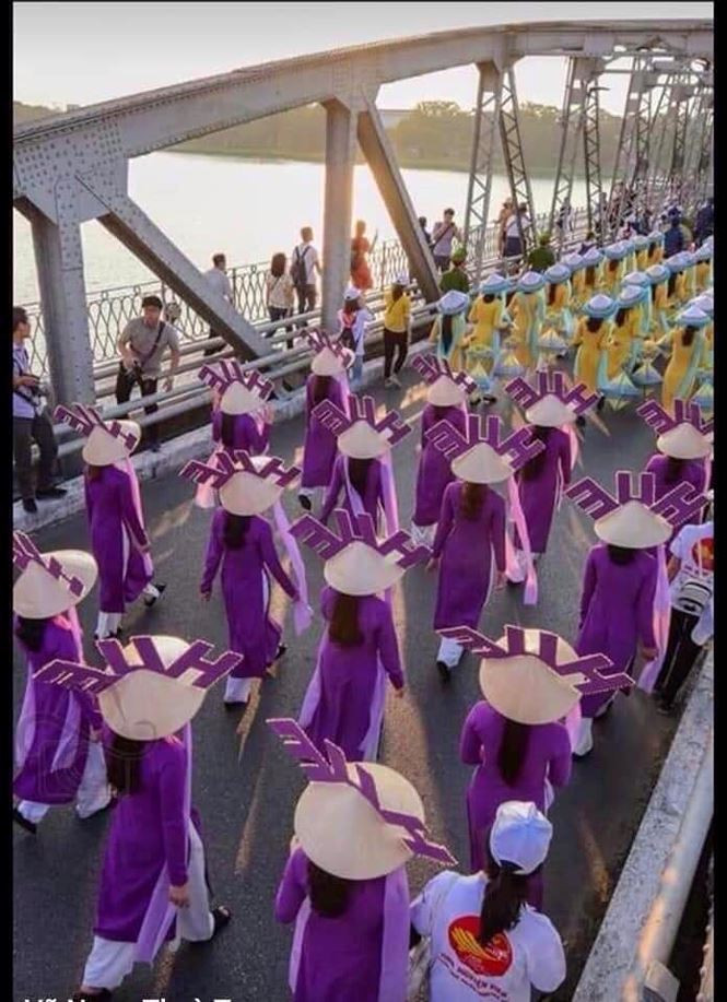 Vu non Hue bi 'cam sung': Co the coi la vuong mien?