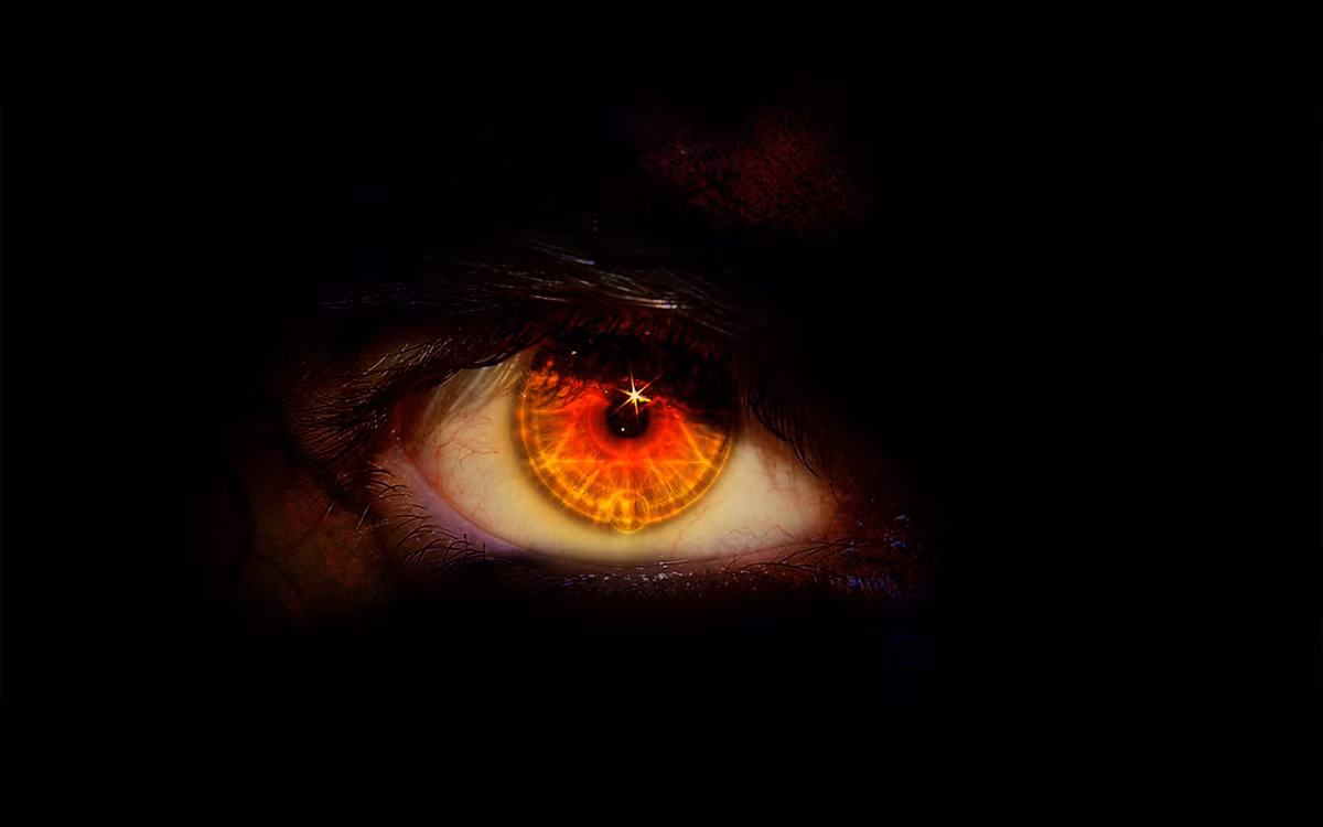 Trước những quan niệm rùng rợn về lời nguyền "mắt quỷ", người xưa đã có những cách phòng ngừa tác hại do "mắt quỷ" gây ra. Trong số này có việc người dân ở Puerto Rico thường đeo bùa may mắn gọi là azabache.