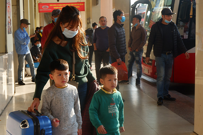 Vì thời gian nghỉ Tết Dương Lịch nhiều phụ huynh cũng đưa con em mình về quê.