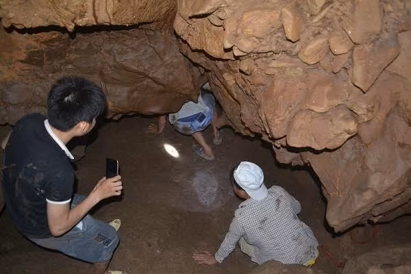 Theo người dân, chưa bao giờ thấy xuất hiện các động vật nguy hiểm như rắn, rết, ong... ở trong động nên bao lâu nay mọi người rất an tâm ra nghỉ ngơi.