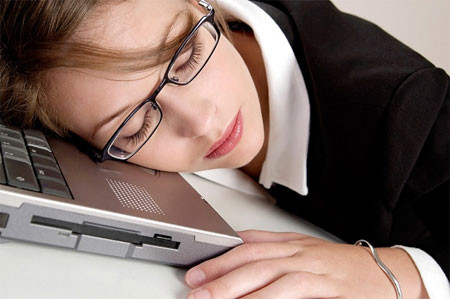 Ăn chuối trước giờ đi ngủ sẽ giúp bạn dễ dàng đi vào giấc ngủ, nhưng nên tránh ăn chuối những lúc bạn cần được tỉnh táo, đặc biệt là trước giờ vào phòng thi bạn nhé.