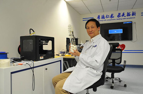 Các bác sĩ cho biết, ca phẫu thuật cấy ghép xương sống thành công giúp bệnh nhân có thể sống sót bình thường sau hồi phục.