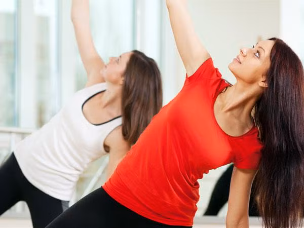 Không cần phải là một vũ công chuyên nghiệp. Chỉ cần đam mê và thực hiện những bài tập khiêu vũ đơn giản là bạn đã có thể cải thiện lưu thông máu và giúp cơ thể đốt cháy nhiều calo hơn rồi.