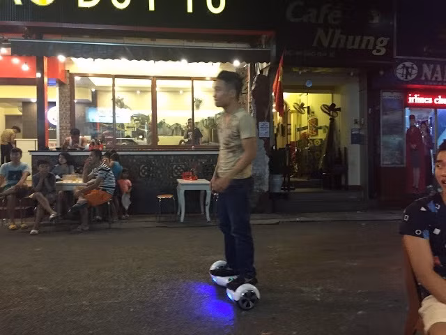 Lo ngai nguy co chay no cua xe dien tu can bang