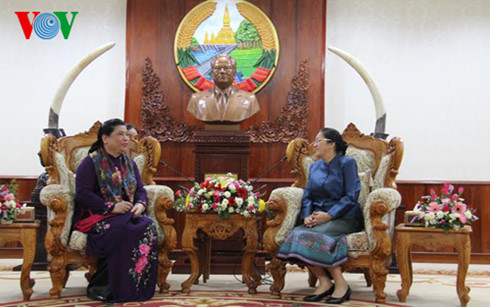 Doan dai bieu cap cao VN du le tang dong chi Xaman Vinhaketh-Hinh-3