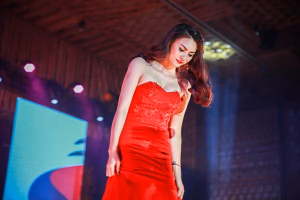 2.000 nguoi chen chan trong hoi thao tham my chuan Han-Hinh-11